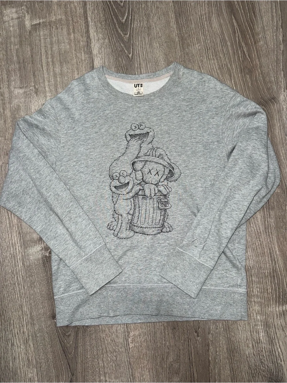 Uniqlo x Kaws x sesame street Gray Graphic Crewneck Sweatshirt - Men